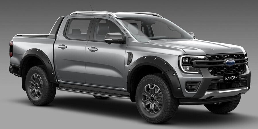 Ốp cua lốp có đinh - Màu đen- Wildtrak