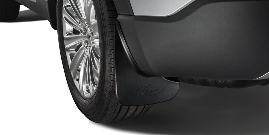 Ốp chắn bùn sau có Logo Ford